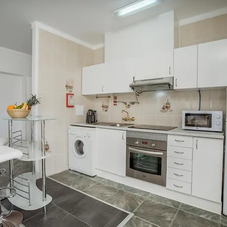 Host Wise - Charming And Cozy Flat With Balcony * Portimao