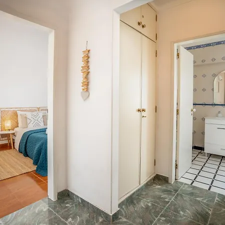 Host Wise - Charming And Cozy Flat With Balcony *
