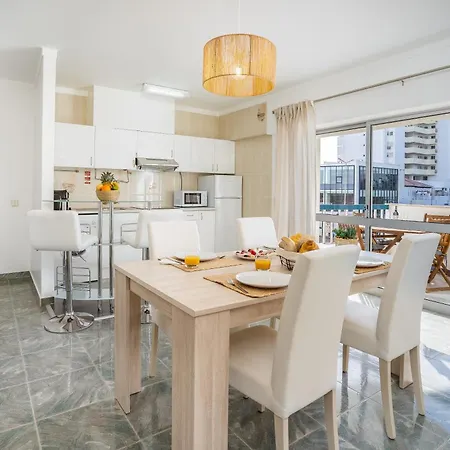 Host Wise - Charming And Cozy Flat With Balcony شقة بورتيماو