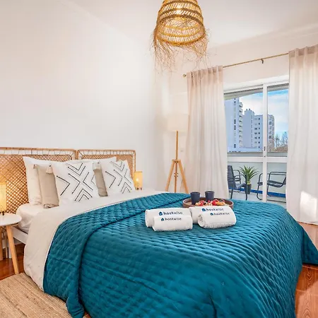 Host Wise - Charming And Cozy Flat With Balcony